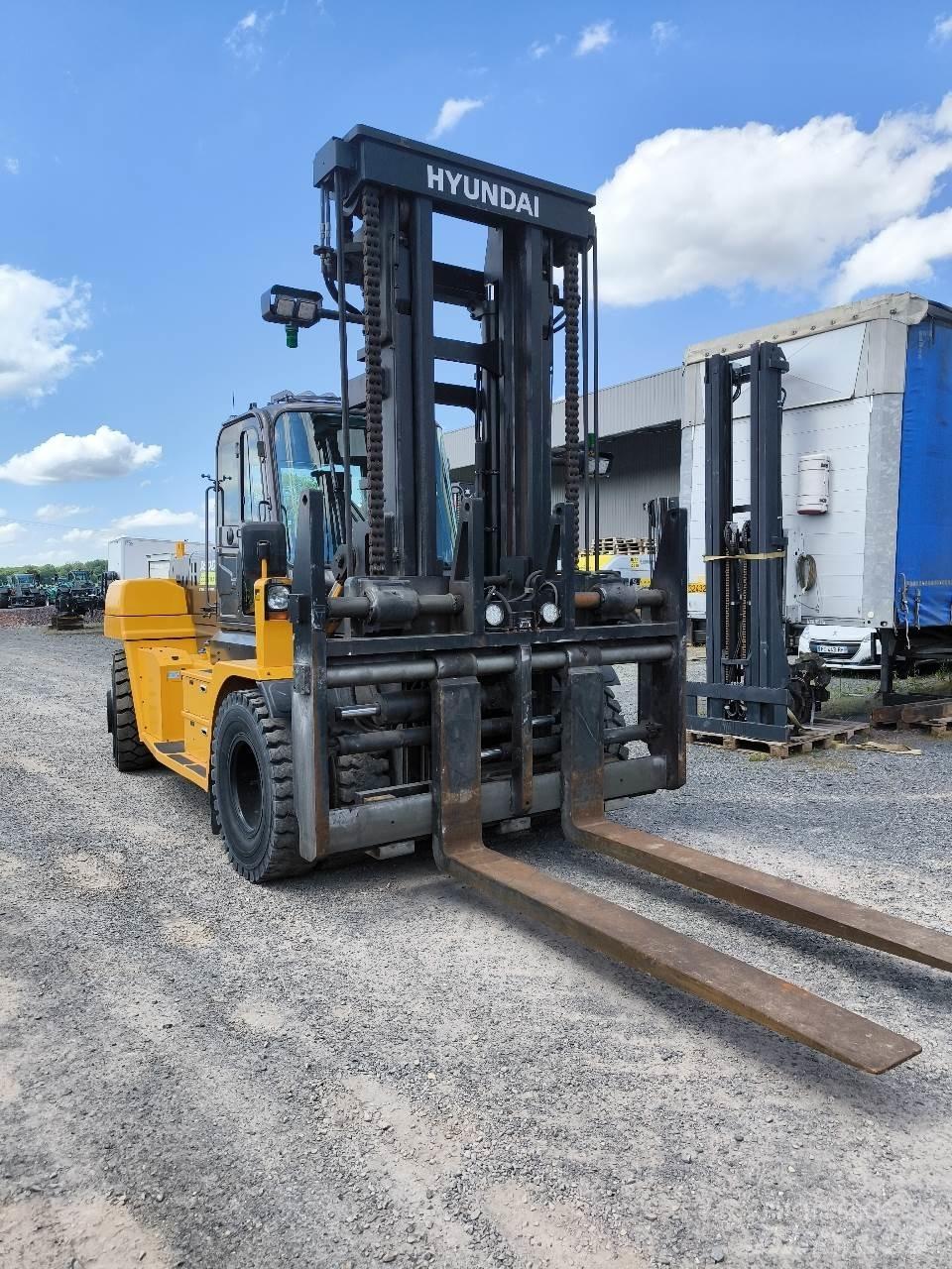 Hyundai 160D-9L Veoautol transporditav kahveltõstuk