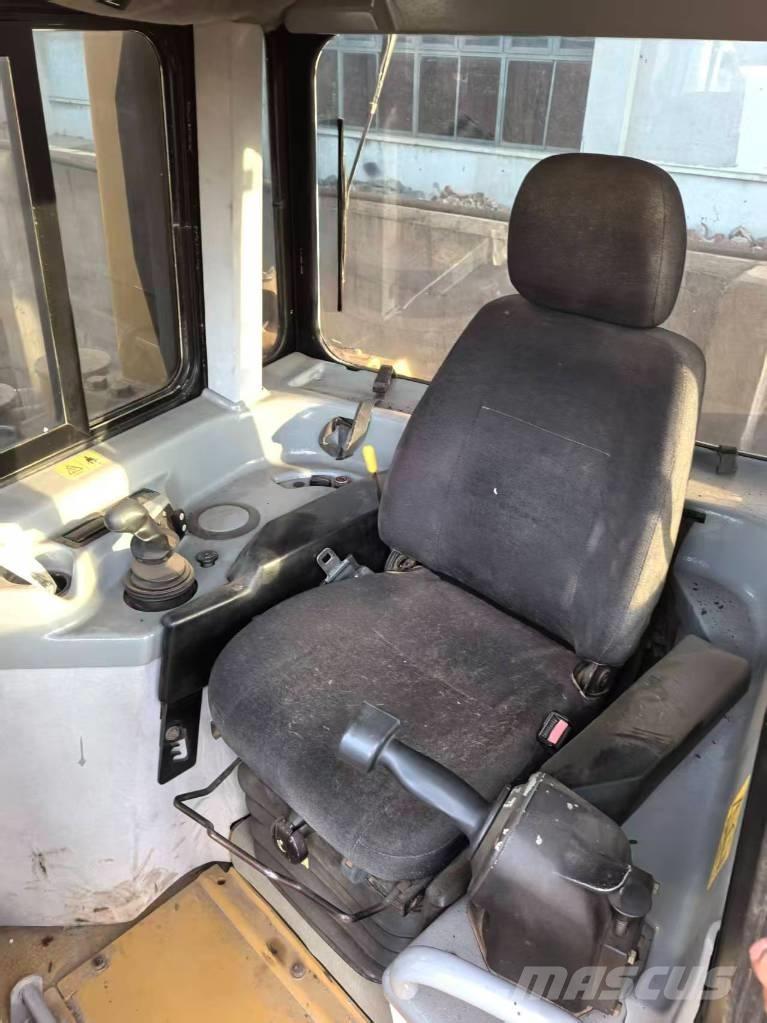 CAT CAT D6R Buldooserid