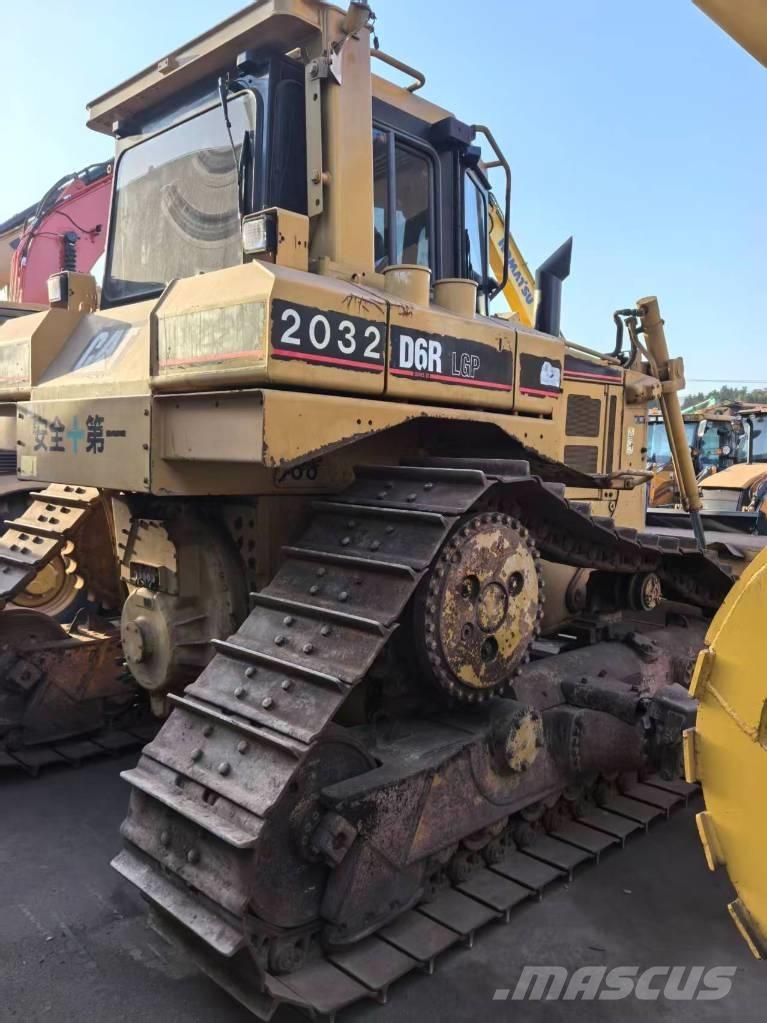 CAT CAT D6R Buldooserid