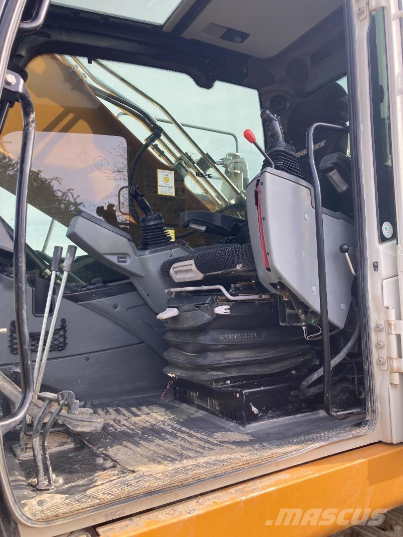 Liebherr R926 Roomikekskavaatorid