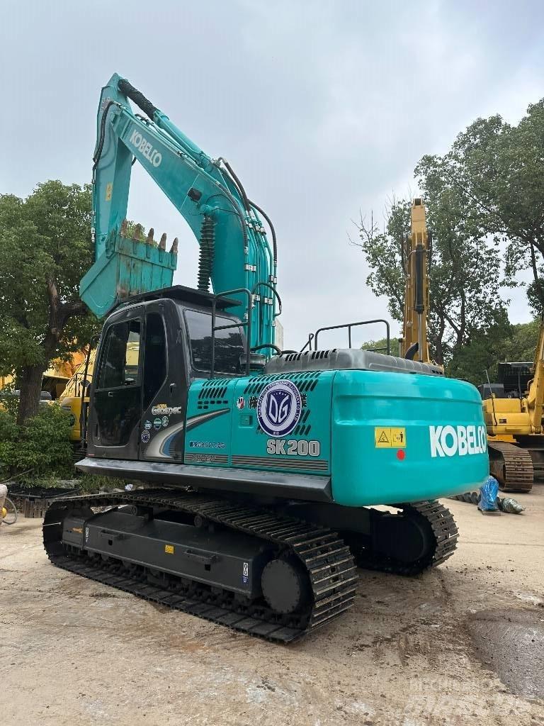 Kobelco SK 200 Roomikekskavaatorid
