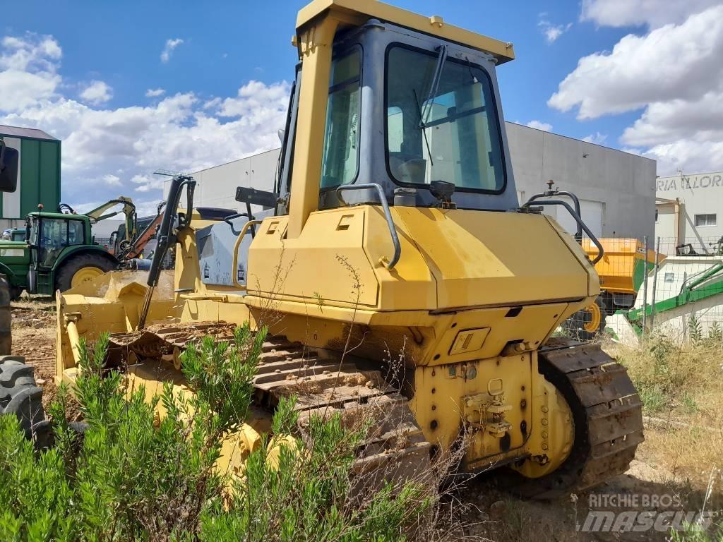Komatsu D 65 E Buldooserid