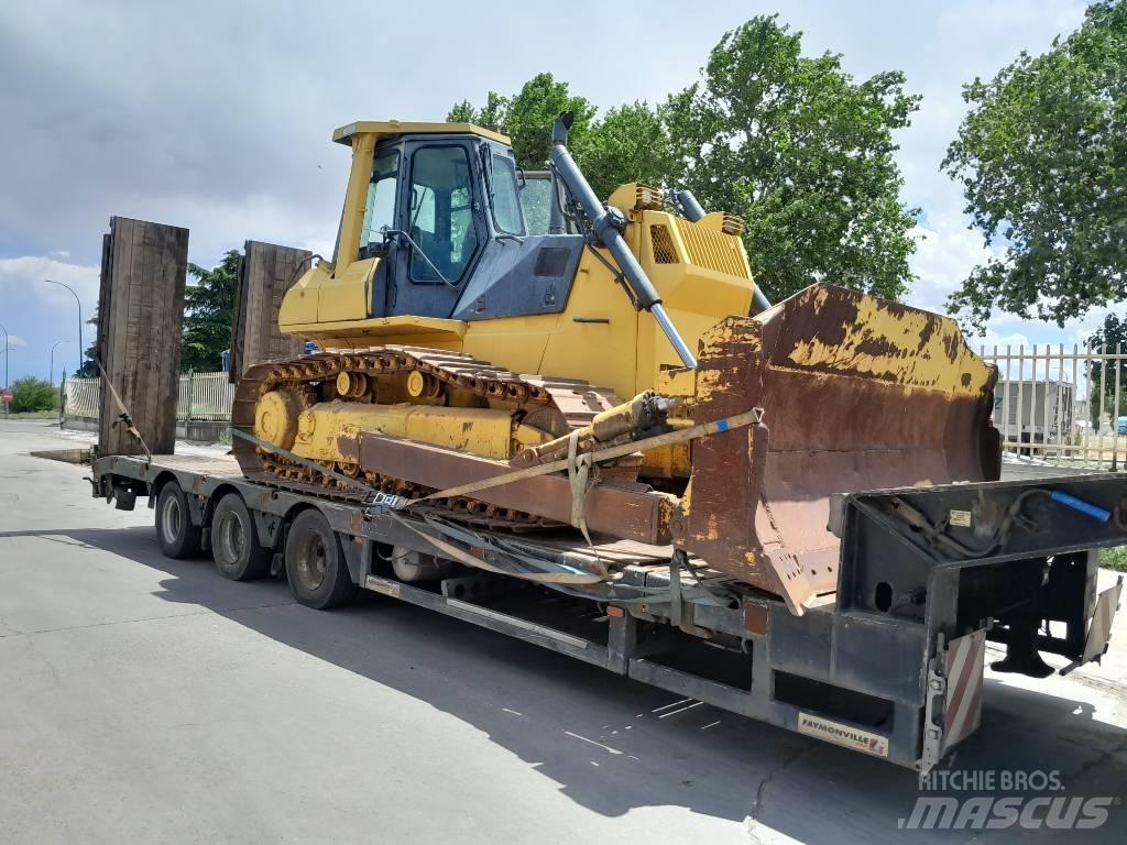 Komatsu D 65 E Buldooserid