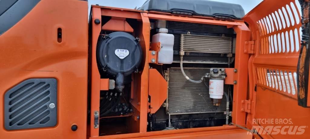 Doosan DX 140 LC-3 Roomikekskavaatorid