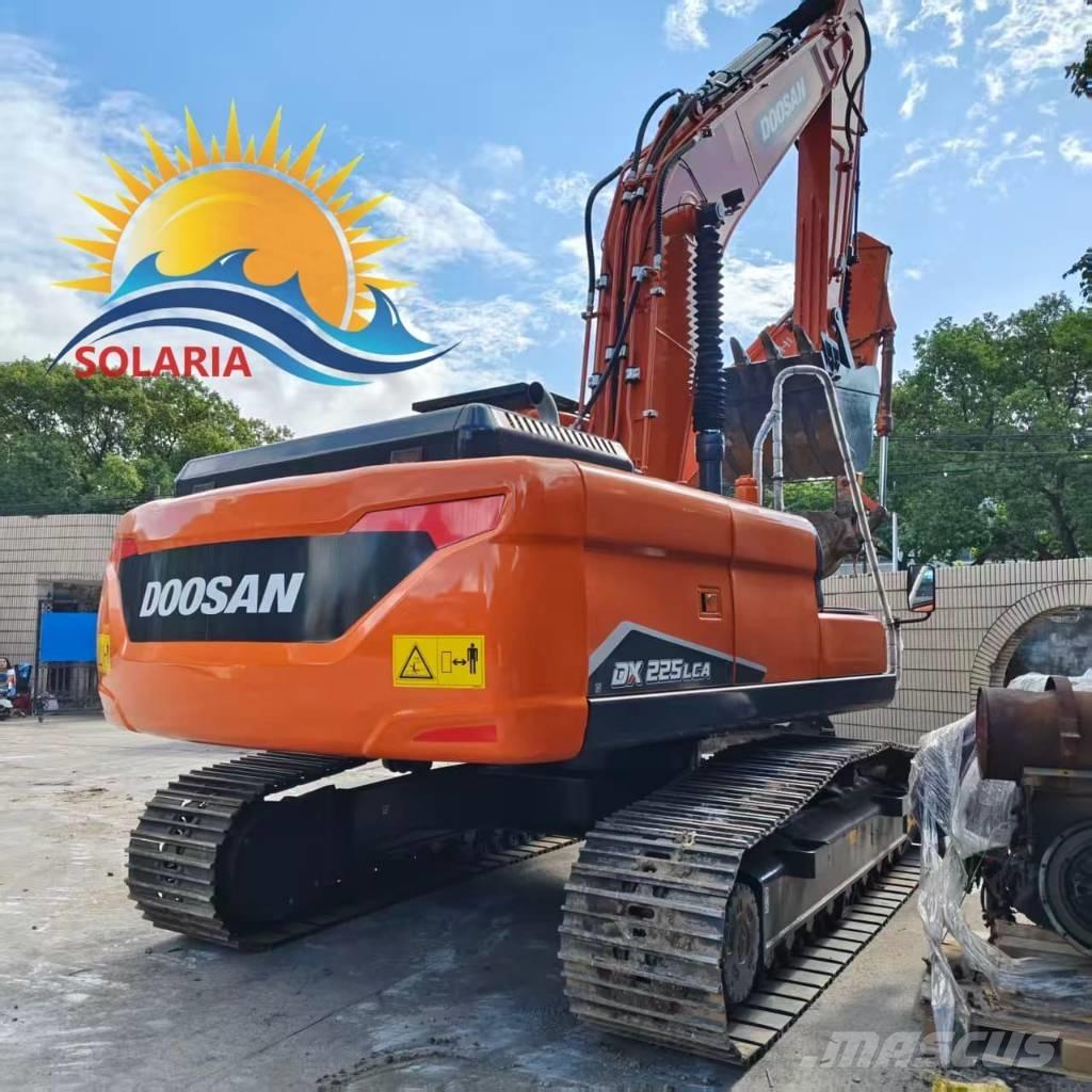 Doosan DX 225 LCA Roomikekskavaatorid