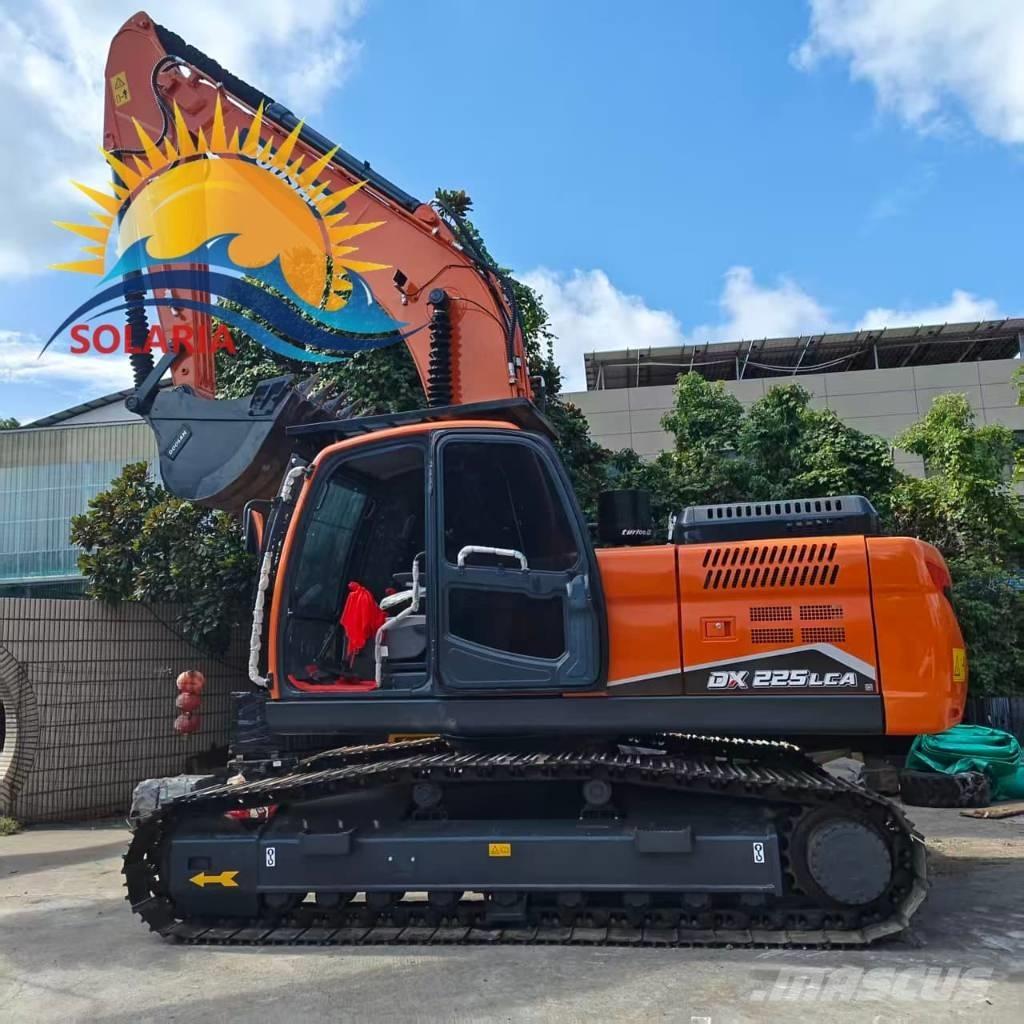 Doosan DX 225 LCA Roomikekskavaatorid