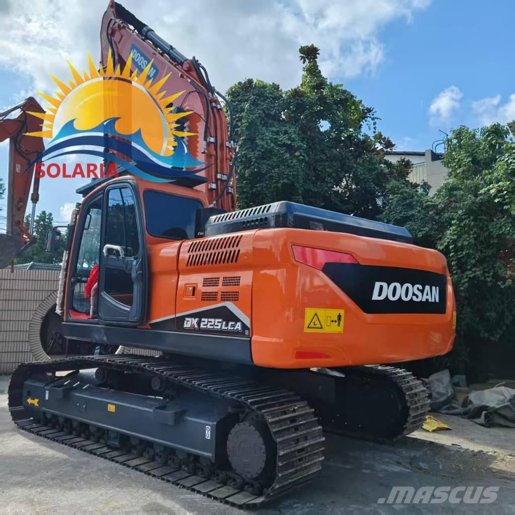Doosan DX 225 LCA Roomikekskavaatorid