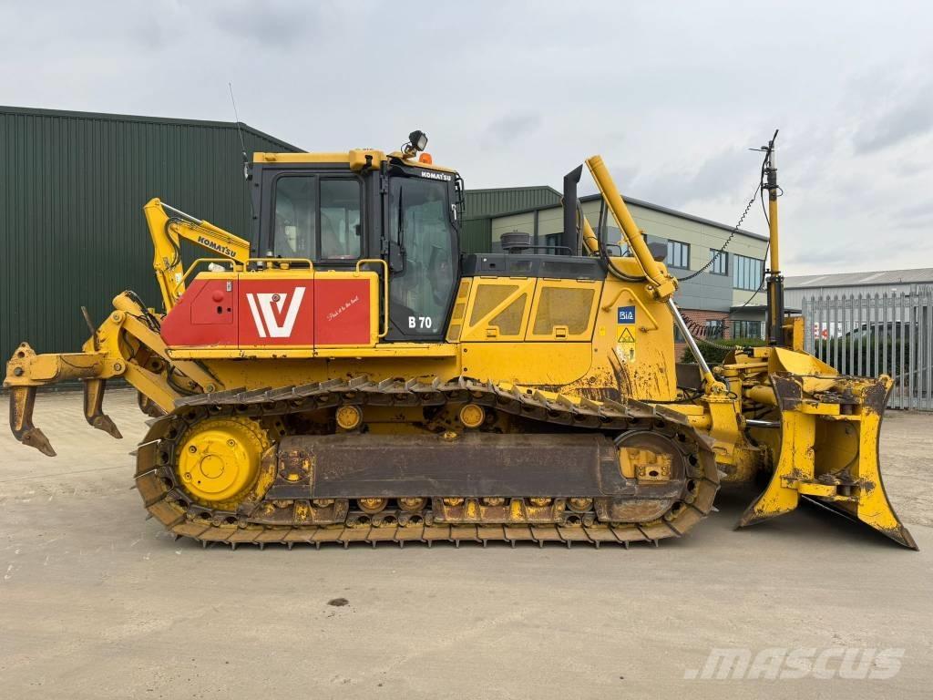 Komatsu D 65 PX-18 Buldooserid