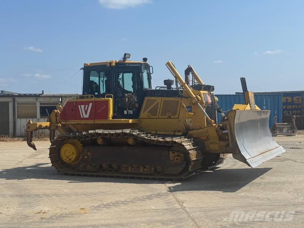 Komatsu D 65 PX-18 Buldooserid