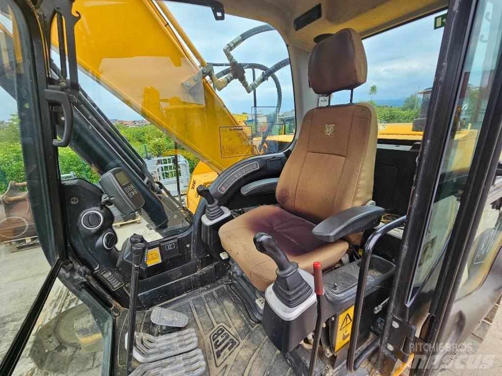 JCB 235 HD Roomikekskavaatorid