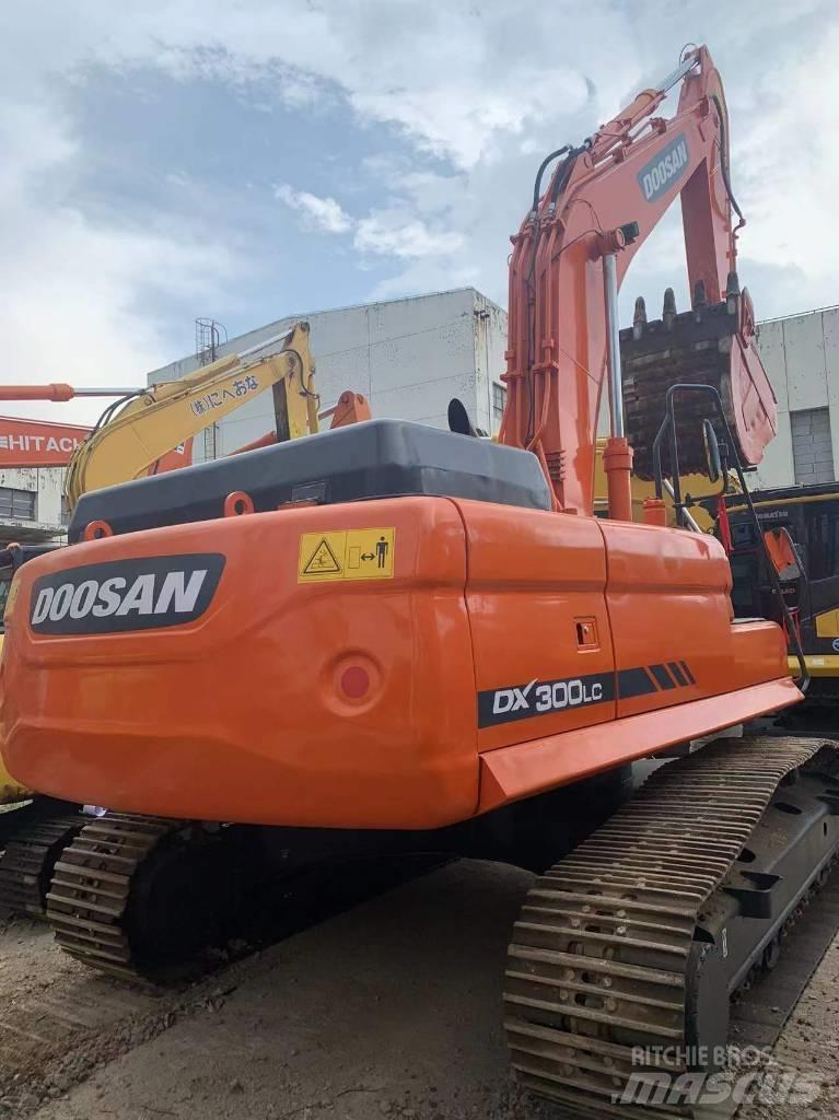 Doosan dx300 Roomikekskavaatorid