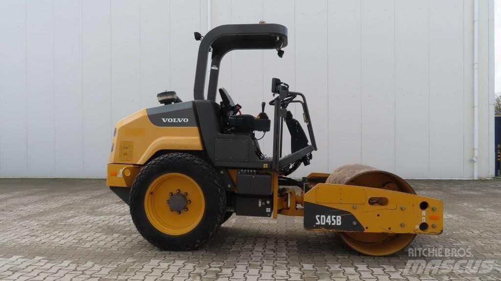 Volvo SD 45 B Ühe trumliga rullid