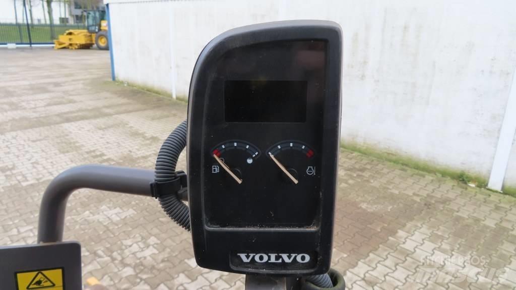 Volvo SD 45 B Ühe trumliga rullid