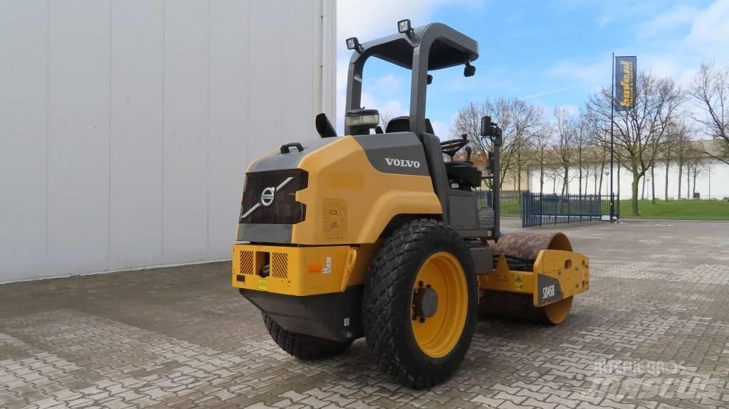 Volvo SD 45 B Ühe trumliga rullid