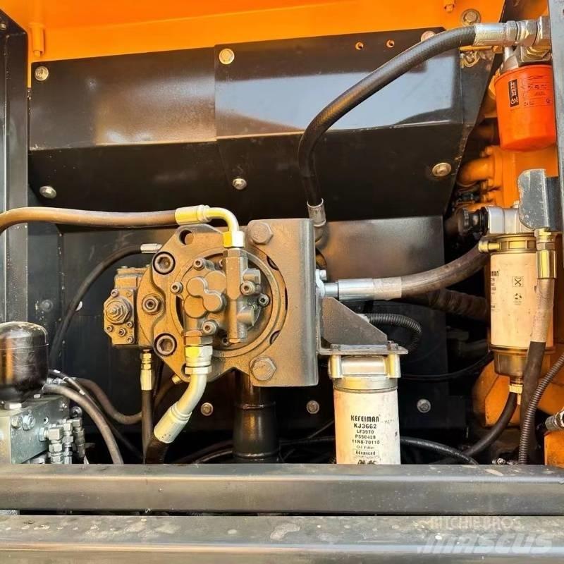 Hyundai R225 Roomikekskavaatorid