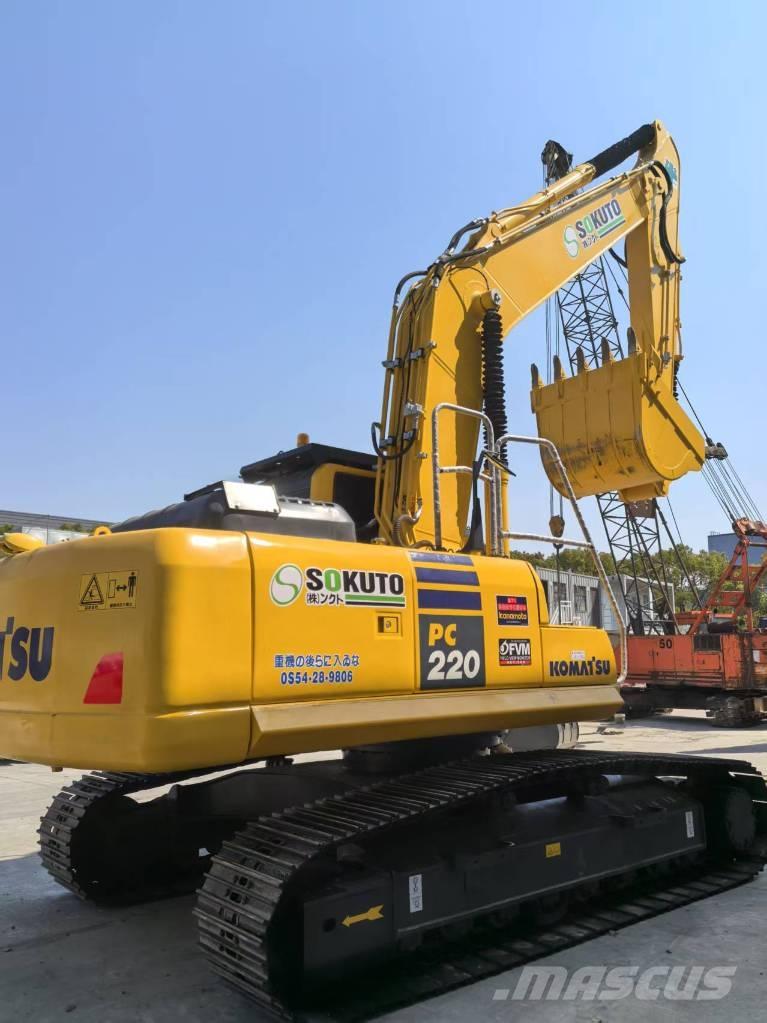 Komatsu PC 220-8 Roomikekskavaatorid