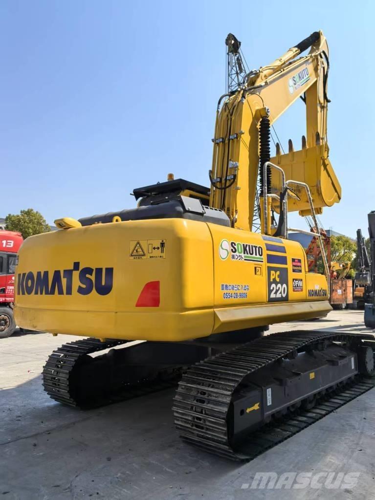 Komatsu PC 220-8 Roomikekskavaatorid