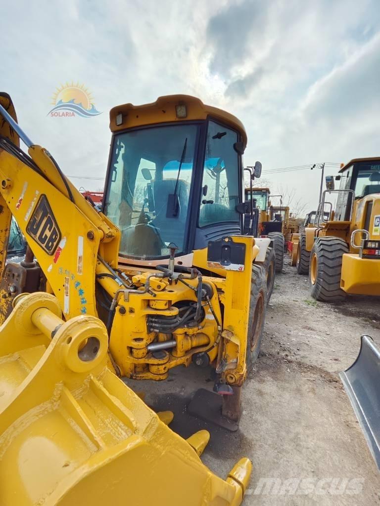 JCB 4CX Ekskavaatorlaadurid