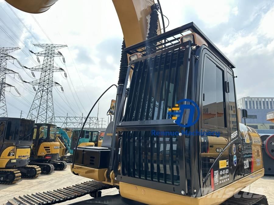 CAT 320D Roomikekskavaatorid