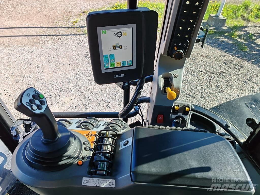 JCB Fastrac 4220 Traktorid