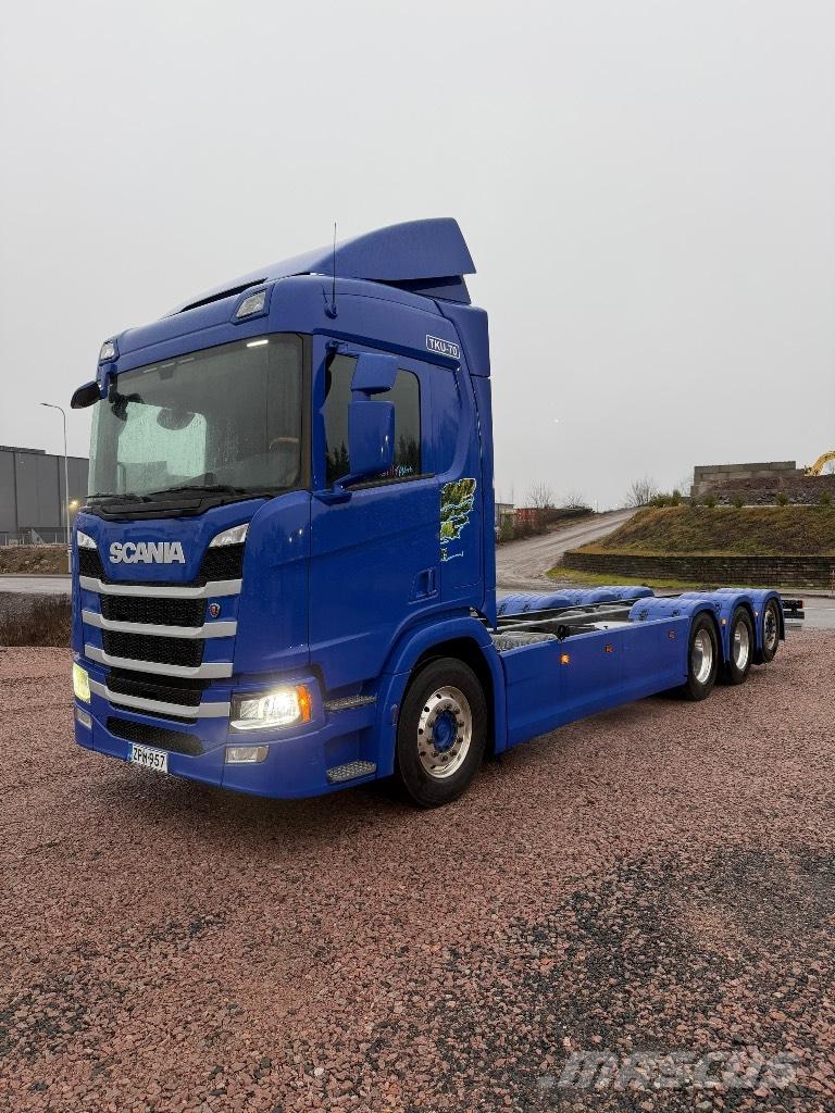 Scania R540B8x4*4NB Raamautod