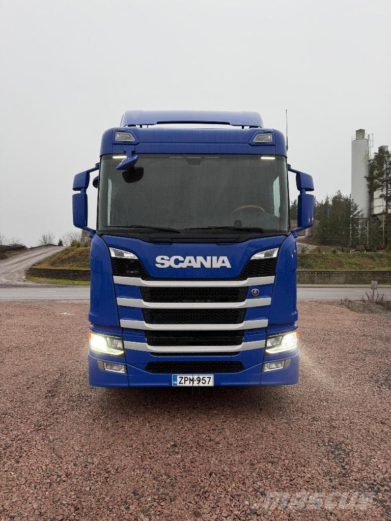 Scania R540B8x4*4NB Raamautod