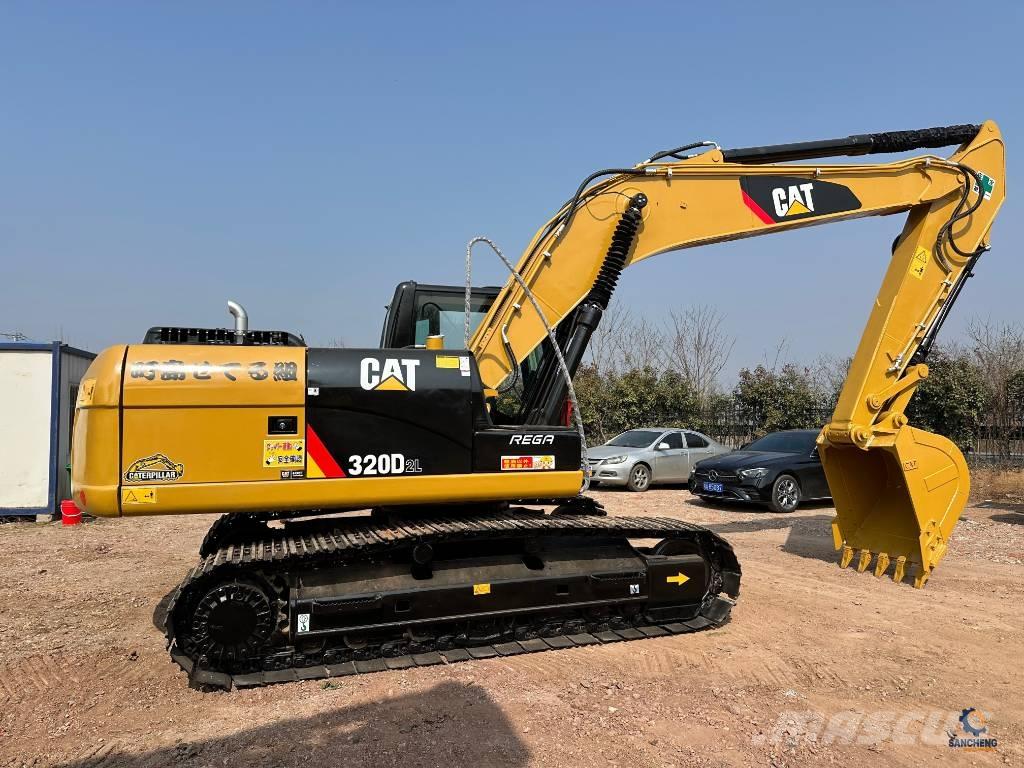 CAT 320D Roomikekskavaatorid