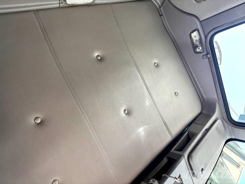 Kenworth T 800 Sadulveokid