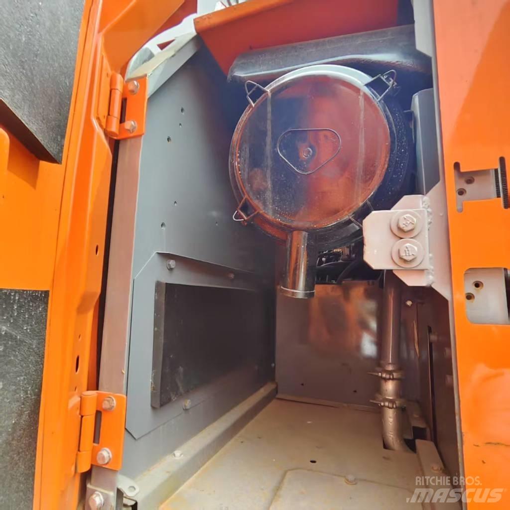 Hitachi ZX 210 Roomikekskavaatorid