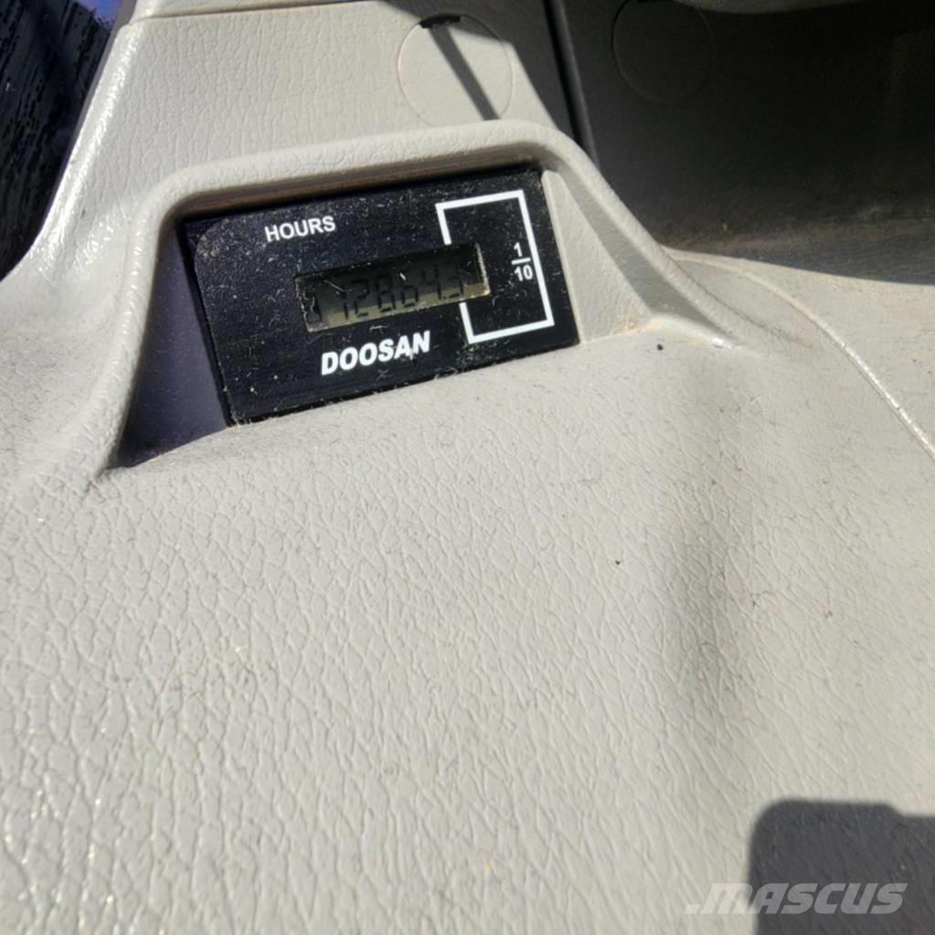 Doosan DX300LC-5L Roomikekskavaatorid