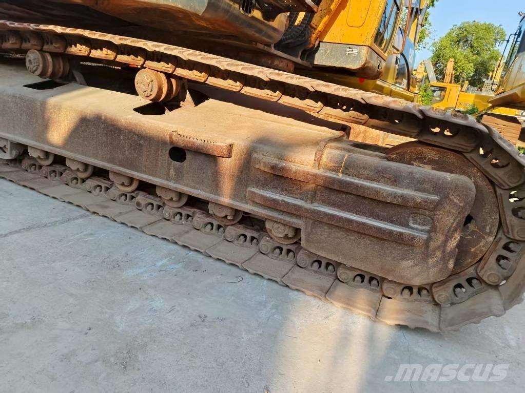 Hyundai R300LC-9S Roomikekskavaatorid
