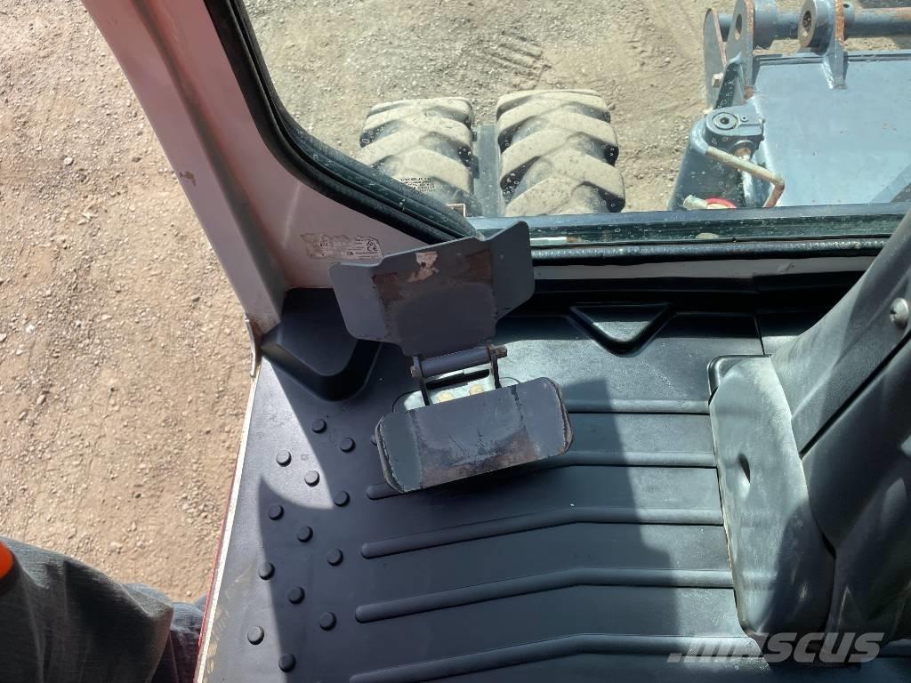 Takeuchi TB 295 W Ratasekskavaatorid