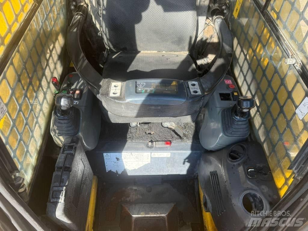 Komatsu SK 820-5 Kompaktlaadurid