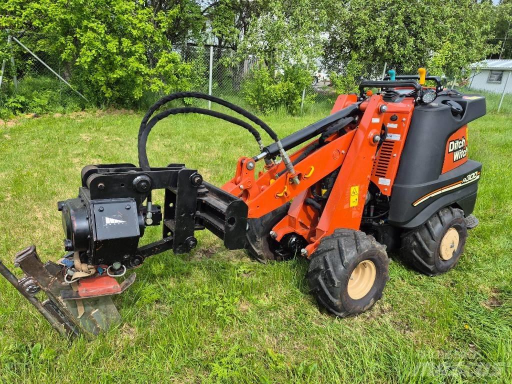 Ditch Witch R300 Pinnaselõikurid