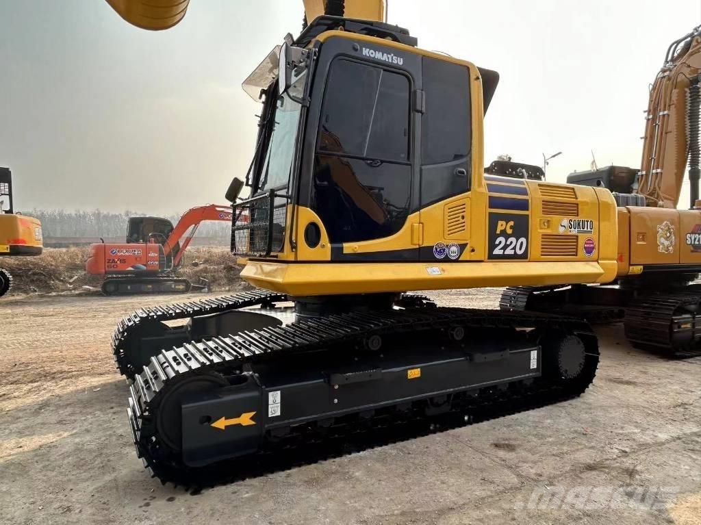 Komatsu 220 Roomikekskavaatorid