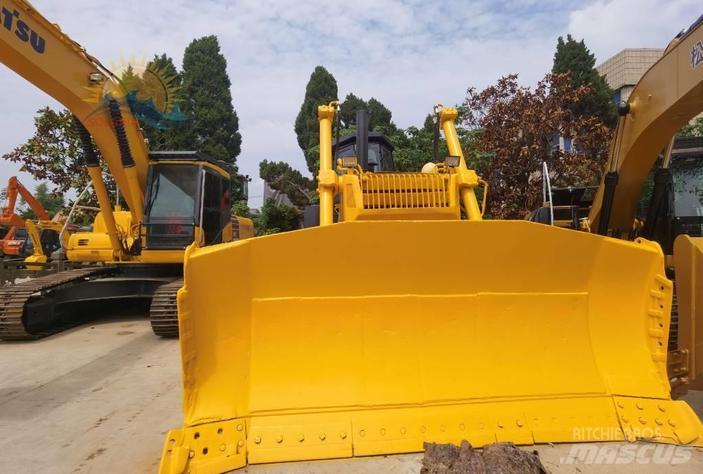 Komatsu D 155 AX Buldooserid