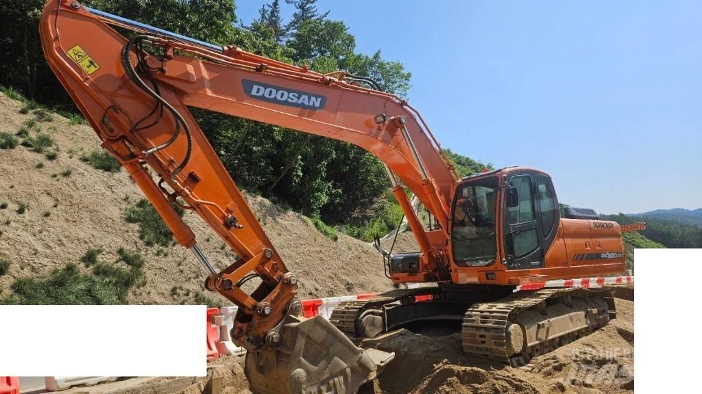 Doosan DX 300 LC Roomikekskavaatorid