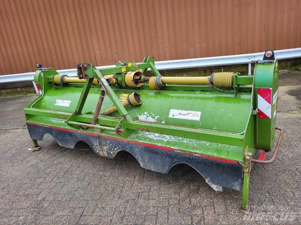 Baselier LKB 320 Sõiduautod