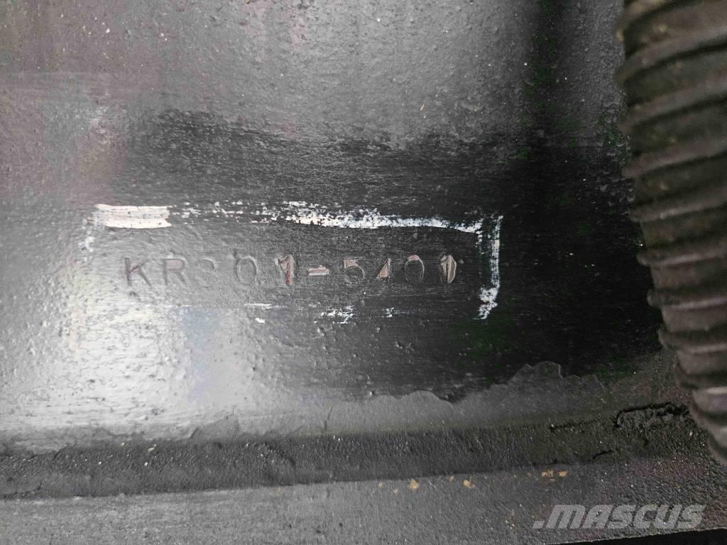 Kato KR 350-3 Raske maastiku tõstukid