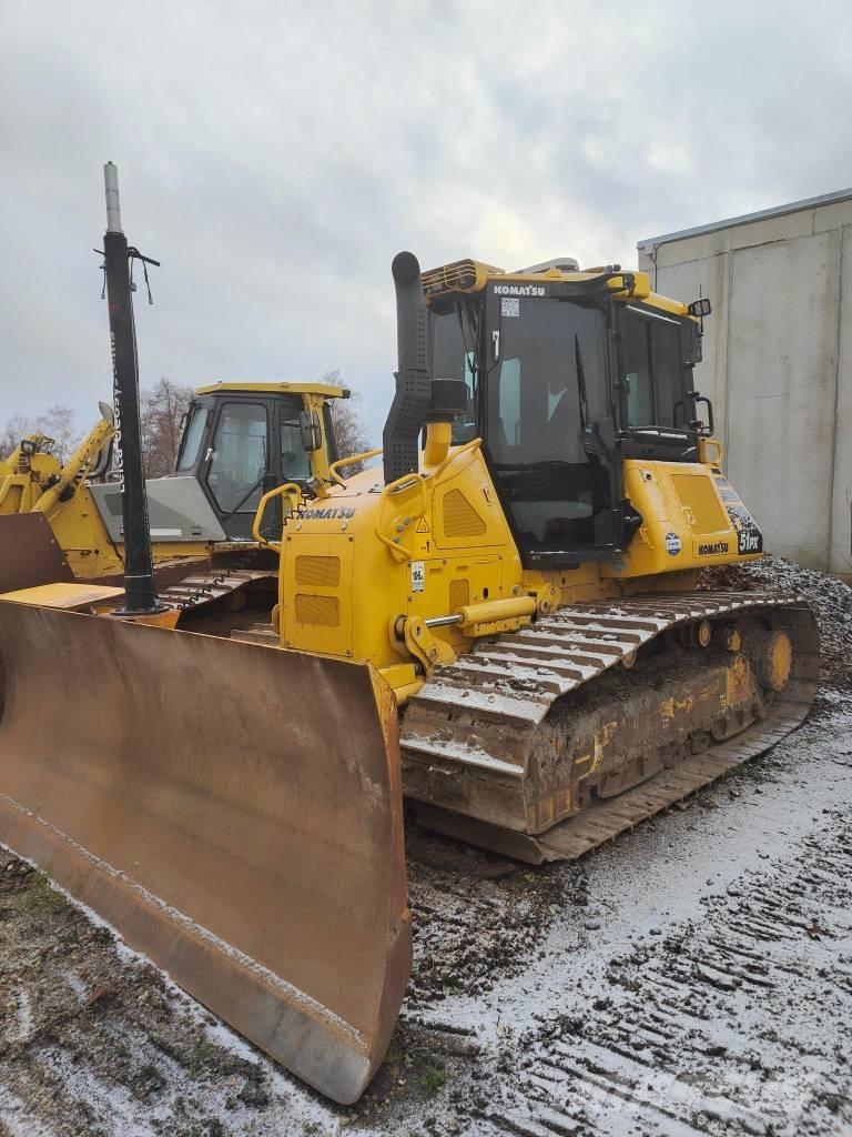 Komatsu D 51 PX-24 Buldooserid