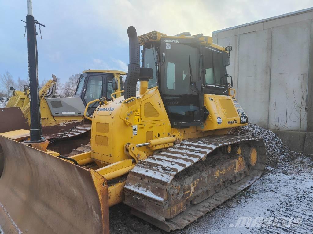 Komatsu D 51 PX-24 Buldooserid