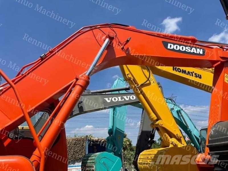 Doosan DH 300 LC-7 Roomikekskavaatorid