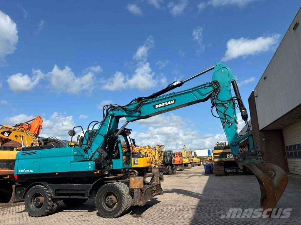 Doosan DX 210 W Ratasekskavaatorid