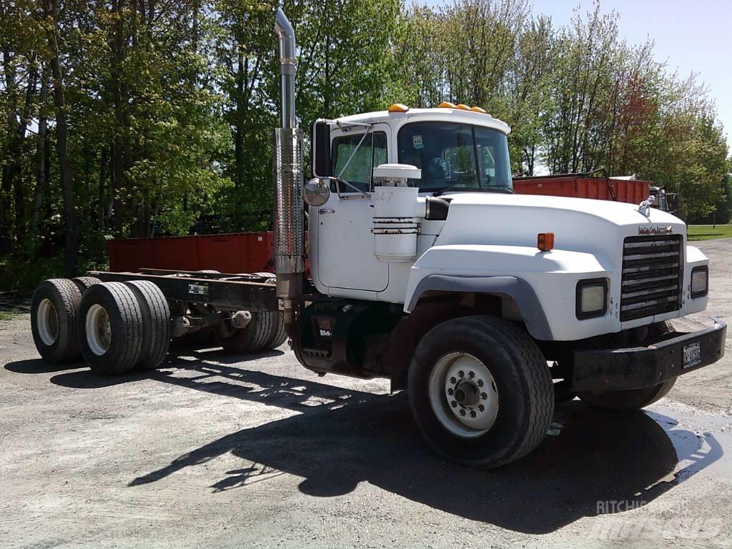 Mack RB 688 S Raamautod