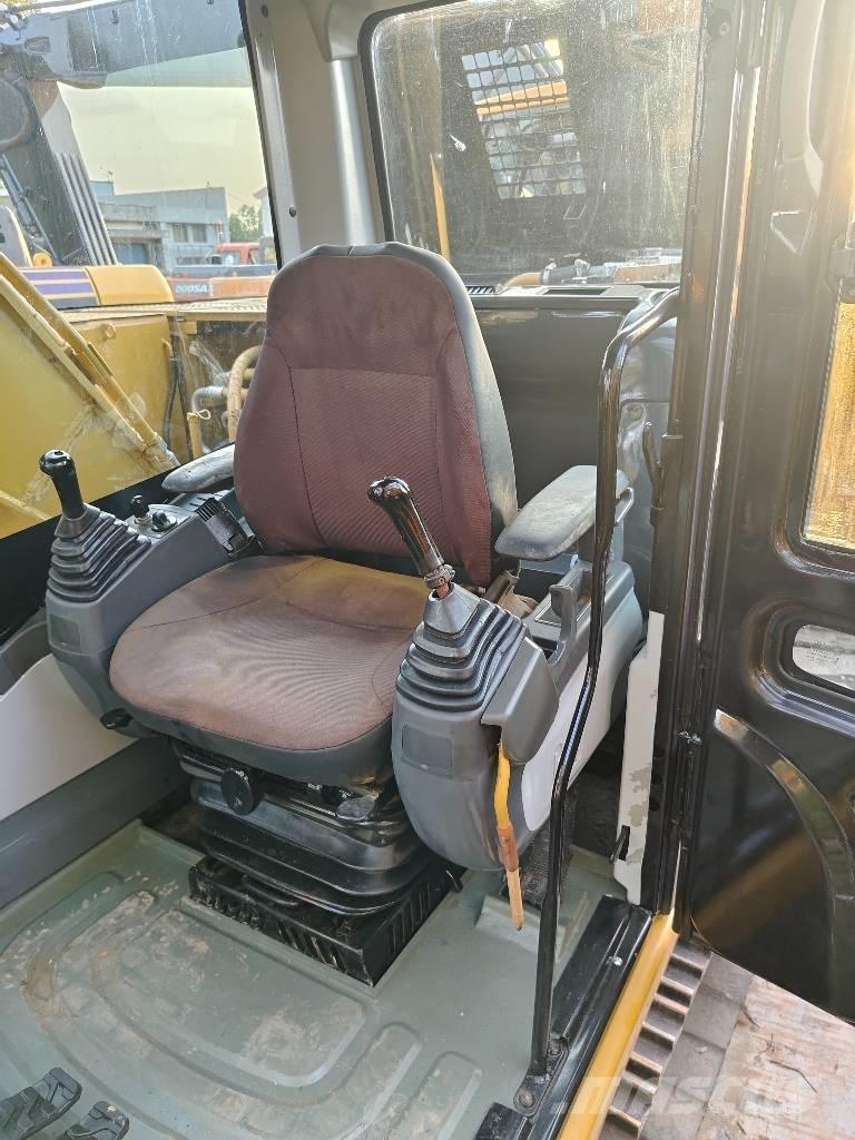 CAT 320 D Roomikekskavaatorid