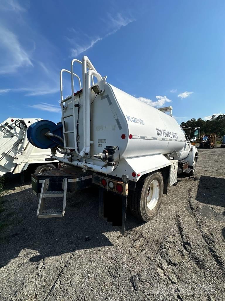 Ford F 750 XL SD Veepaagiga autod