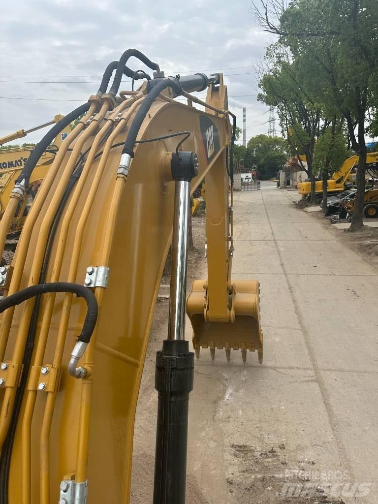 CAT CAT330D Väikeekskavaatorid 7t-12t