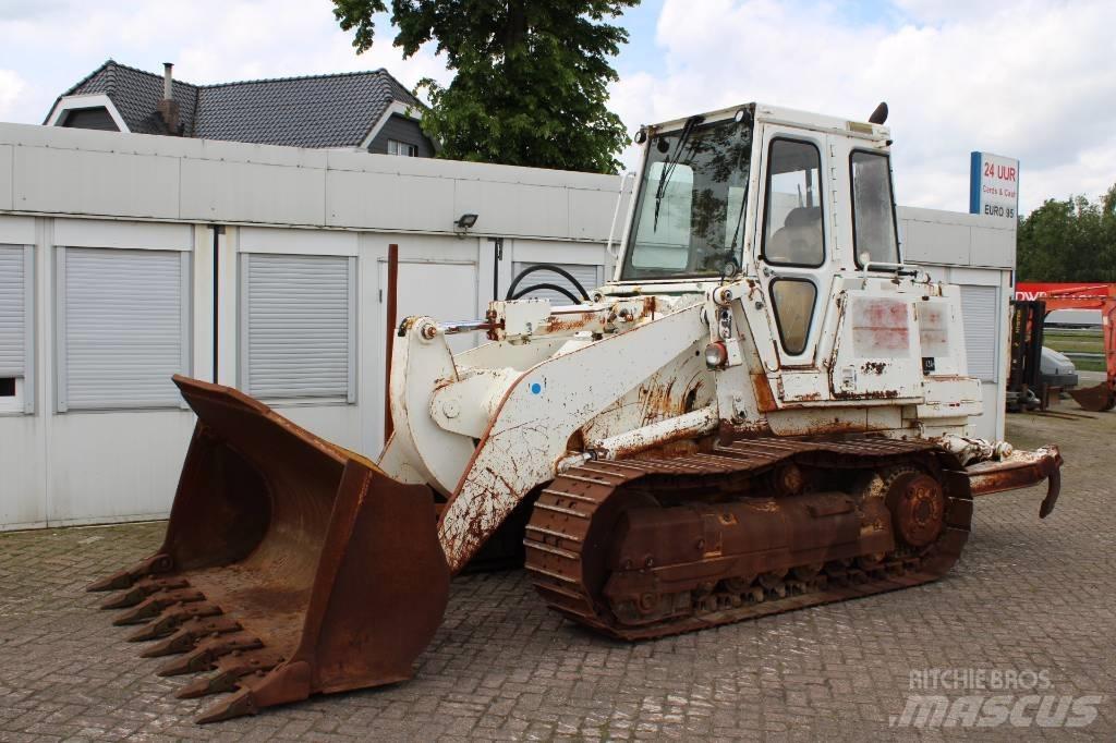 CAT 953 Roomiklaadurid