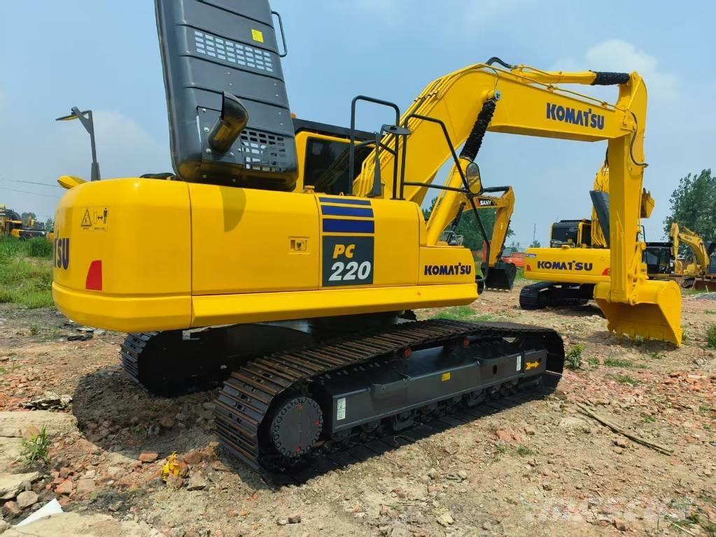 Komatsu PC 220-8 Roomikekskavaatorid