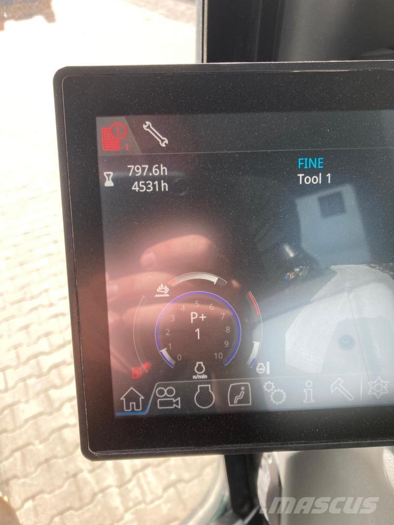 Liebherr R924 Roomikekskavaatorid